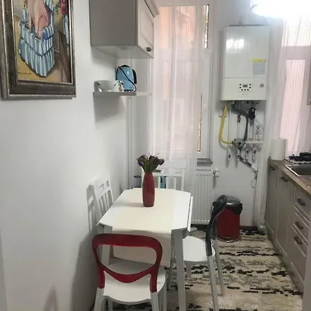 Dumbrava Rosie - Ultracentral Historical *